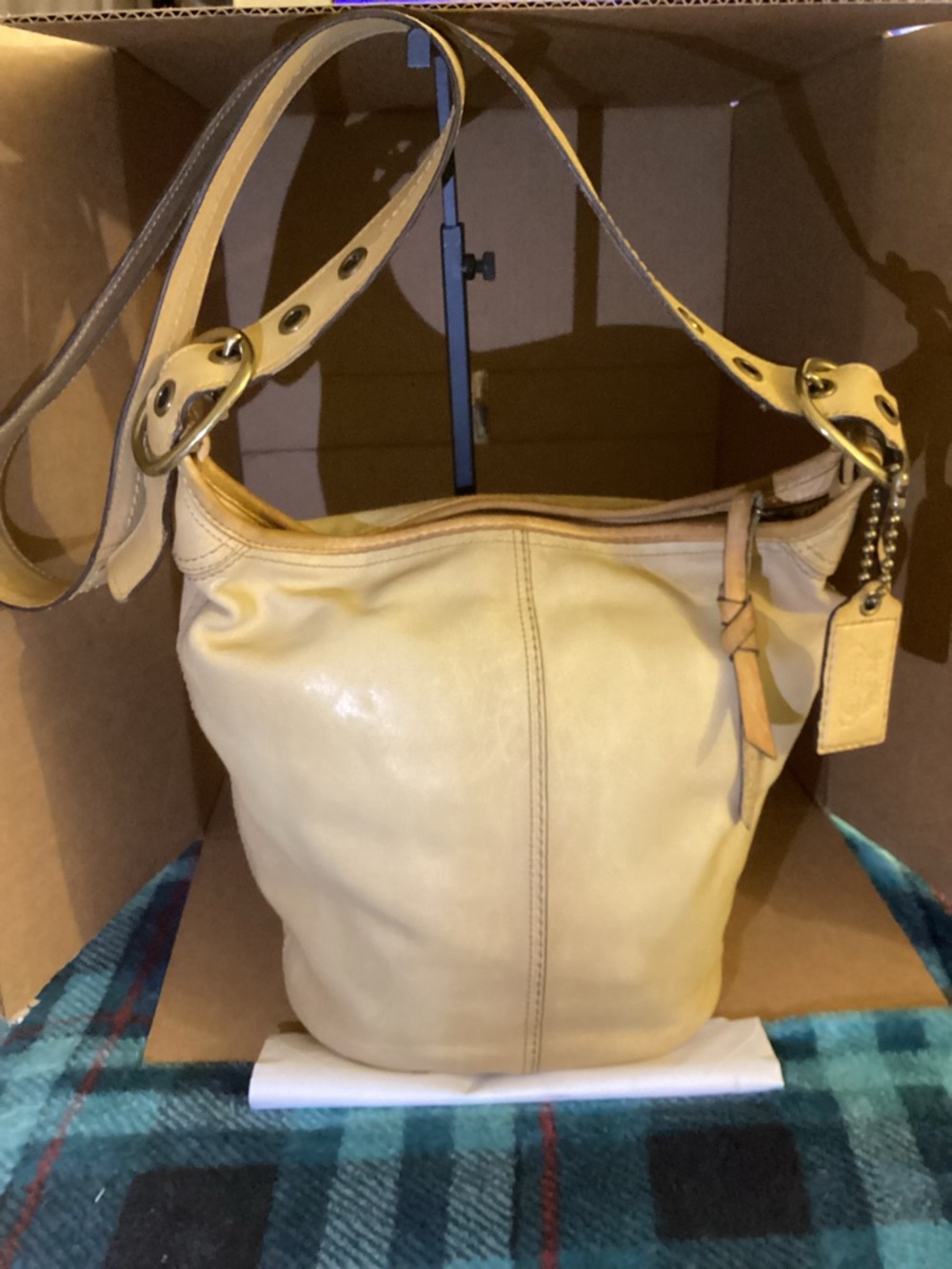Coach Bleeker Leather Duffle Bucket Bag. A0869-11422 - Picture 3 of 10